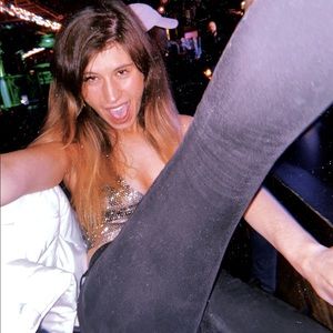 Meet your Posher, Lena